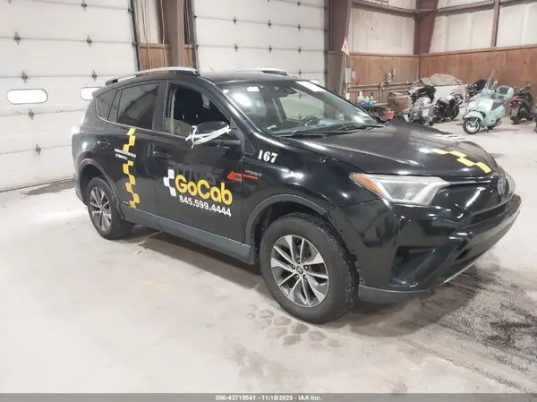 JTMRJREV0HD067540 2017 TOYOTA RAV 4 - Image 1