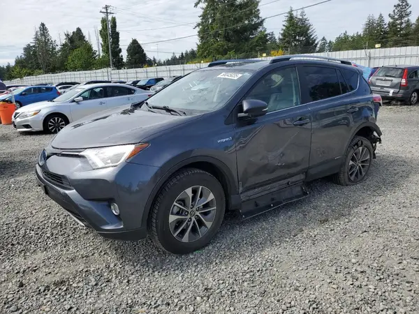 JTMRJREV0HD068462 2017 TOYOTA RAV 4 - Image 1