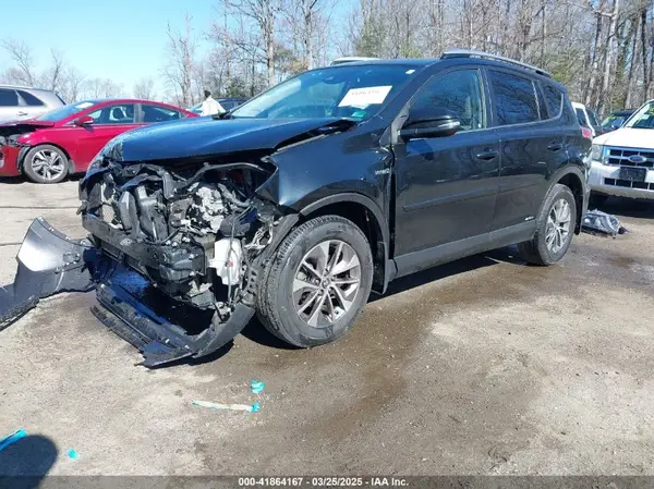 JTMRJREV0HD087562 2017 TOYOTA RAV 4 - Image 2