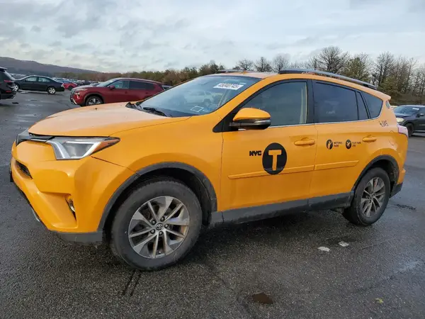 JTMRJREV0HD095435 2017 TOYOTA RAV 4 - Image 1