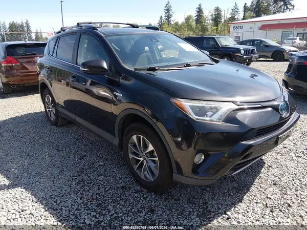 JTMRJREV0HD125128 2017 TOYOTA RAV 4 - Image 1