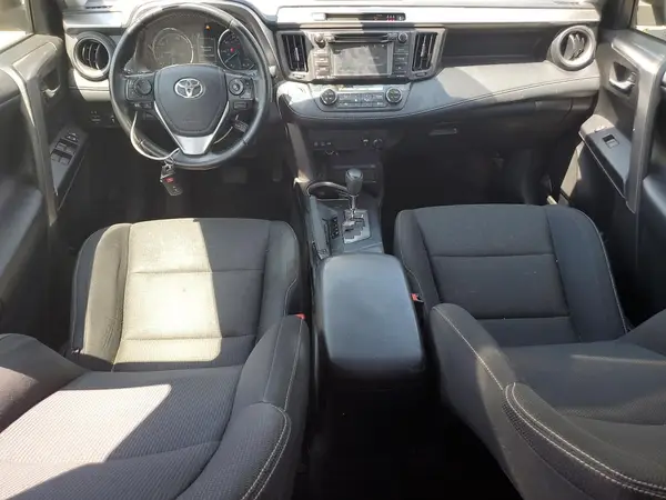 JTMRJREV0HD135206 2017 TOYOTA RAV 4 - Image 8