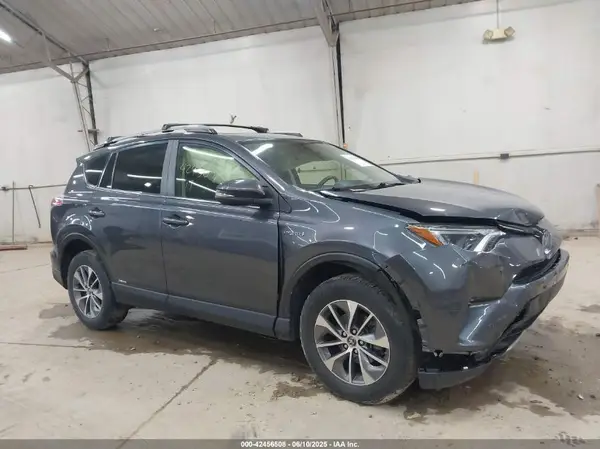 JTMRJREV0HD150918 2017 TOYOTA RAV 4 - Image 1