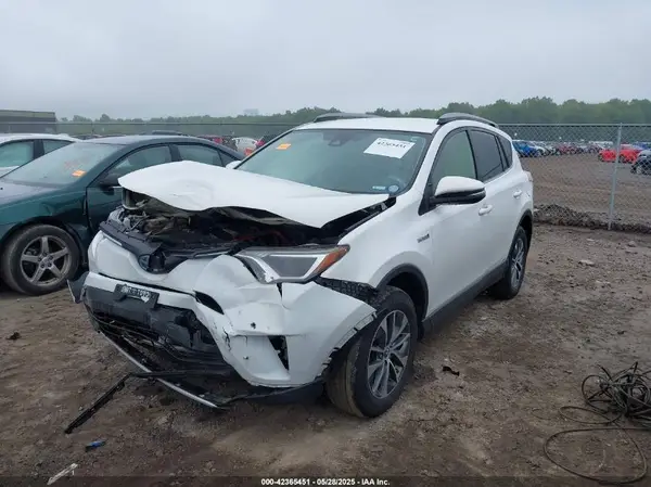 JTMRJREV0JD172522 2018 TOYOTA RAV 4 - Image 2
