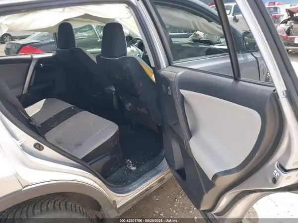 JTMRJREV0JD172844 2018 TOYOTA RAV 4 - Image 8