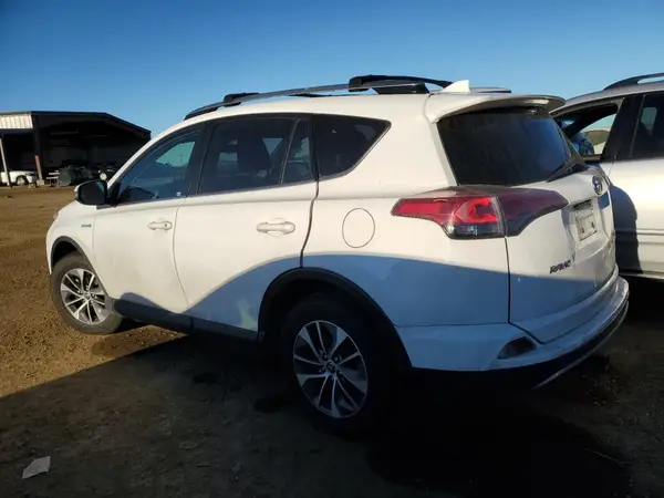 JTMRJREV0JD199977 2018 TOYOTA RAV 4 - Image 2