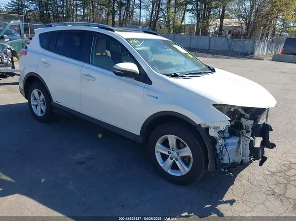 JTMRJREV0JD205714 2018 TOYOTA RAV 4 - Image 1