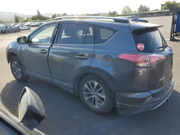 JTMRJREV0JD232086 2018 TOYOTA RAV 4 - Image 2