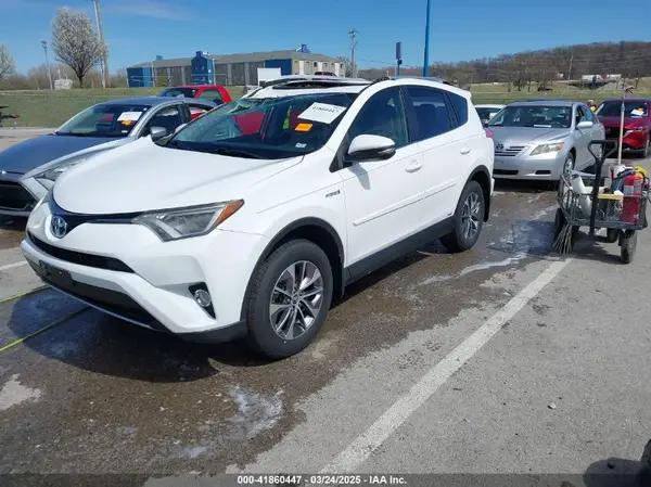 JTMRJREV1GD017731 2016 TOYOTA RAV 4 - Image 2