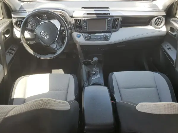 JTMRJREV1HD072956 2017 TOYOTA RAV 4 - Image 8