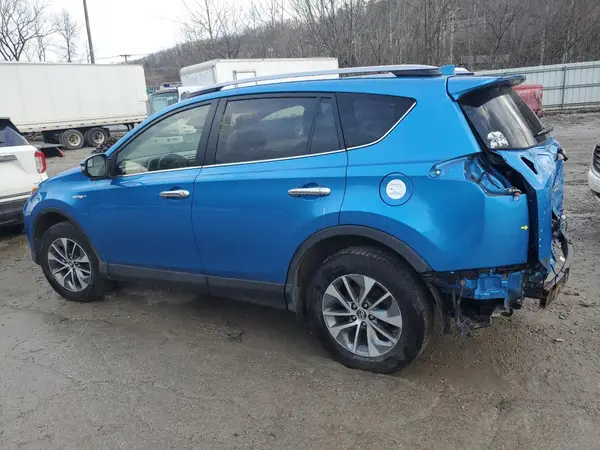 JTMRJREV1HD078840 2017 TOYOTA RAV 4 - Image 2
