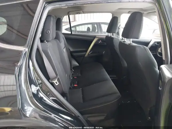 JTMRJREV1HD132802 2017 TOYOTA RAV 4 - Image 8