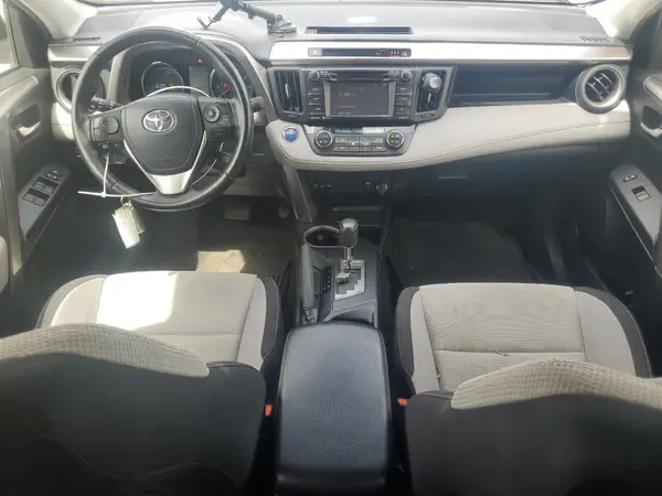 JTMRJREV1HD139250 2017 TOYOTA RAV 4 - Image 8