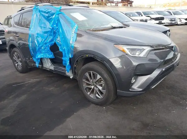 JTMRJREV1JD156782 2018 TOYOTA RAV 4 - Image 1