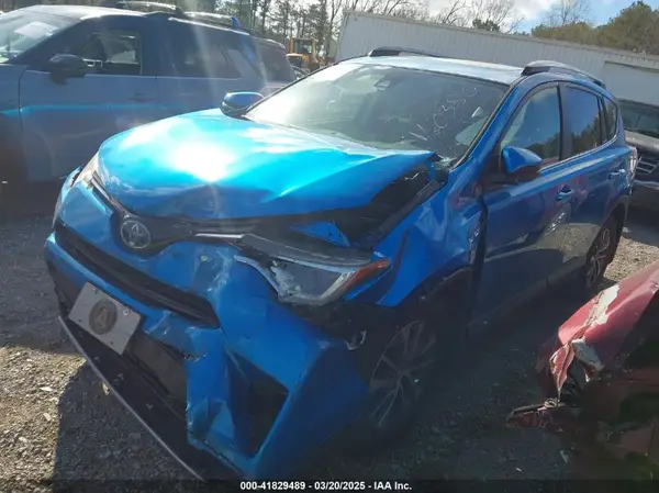JTMRJREV1JD160380 2018 TOYOTA RAV 4 - Image 2