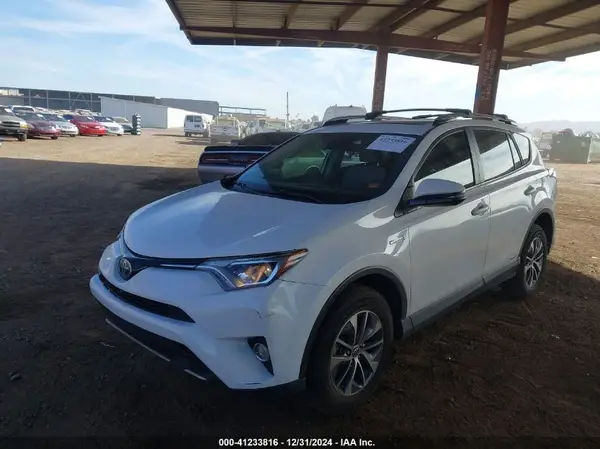 JTMRJREV1JD169130 2018 TOYOTA RAV 4 - Image 2