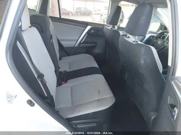 JTMRJREV1JD169130 2018 TOYOTA RAV 4 - Image 8