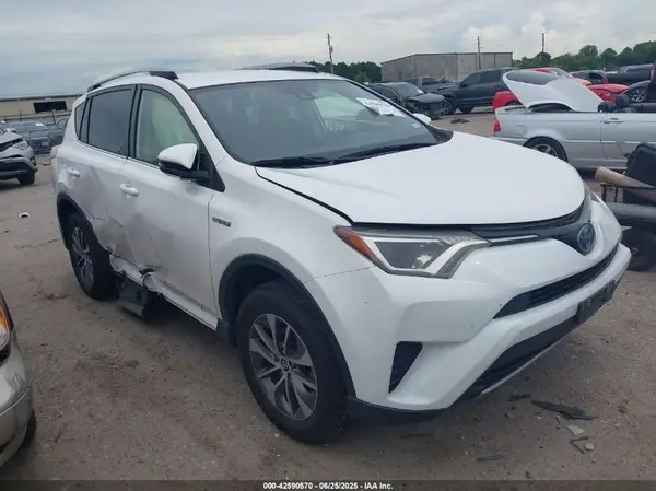 JTMRJREV1JD233795 2018 TOYOTA RAV 4 - Image 1