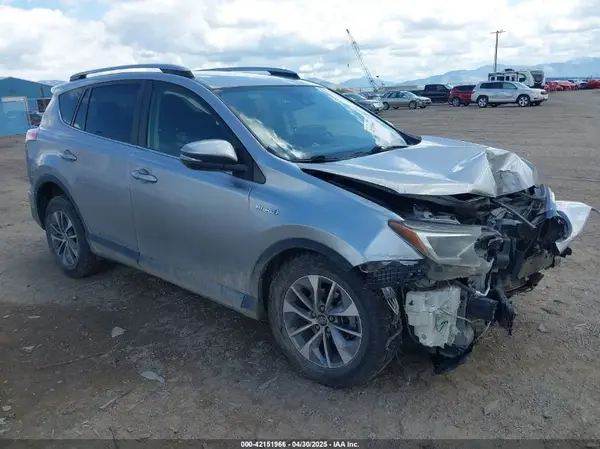 JTMRJREV1JD256039 2018 TOYOTA RAV 4 - Image 1