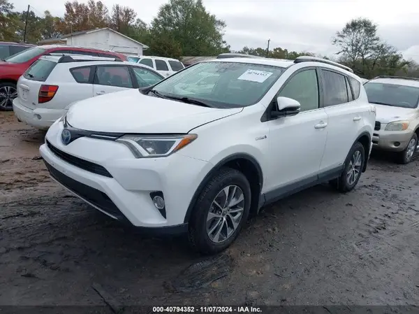 JTMRJREV2HD065434 2017 TOYOTA RAV 4 - Image 2