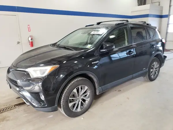 JTMRJREV2HD071900 2017 TOYOTA RAV 4 - Image 1