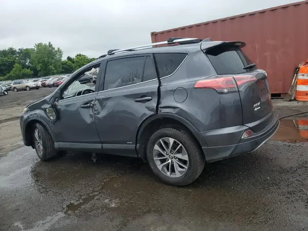 JTMRJREV2HD095372 2017 TOYOTA RAV 4 - Image 2