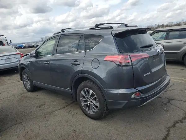 JTMRJREV2HD137748 2017 TOYOTA RAV 4 - Image 2