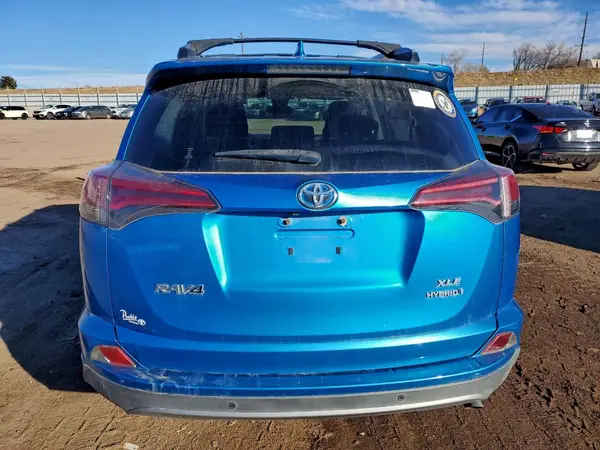 2017 TOYOTA RAV 4 auction photo 6