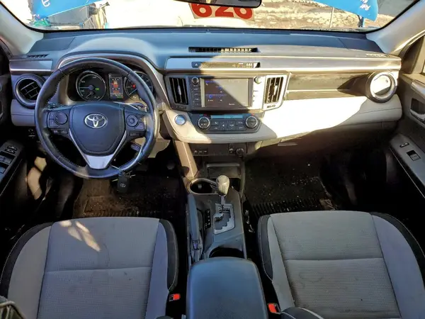 2017 TOYOTA RAV 4 auction photo 8