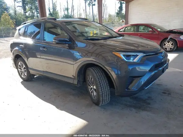 JTMRJREV2JD193565 2018 TOYOTA RAV 4 - Image 1