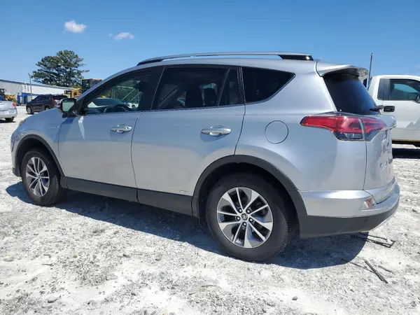 JTMRJREV2JD195283 2018 TOYOTA RAV 4 - Image 2