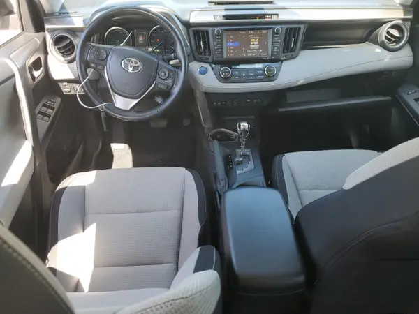 JTMRJREV2JD195283 2018 TOYOTA RAV 4 - Image 8