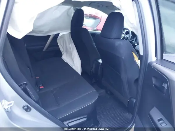 JTMRJREV2JD236897 2018 TOYOTA RAV 4 - Image 8