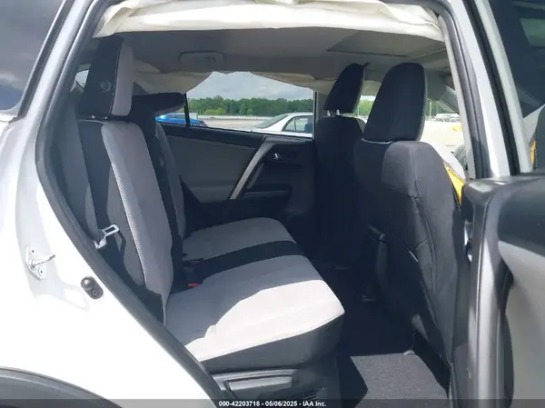 JTMRJREV3HD083733 2017 TOYOTA RAV 4 - Image 8
