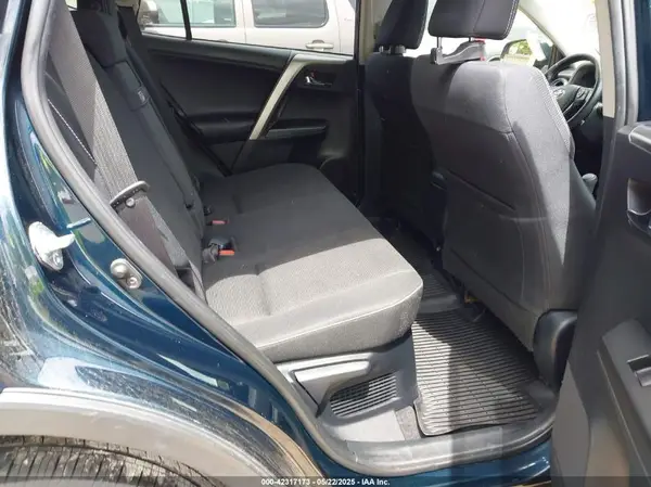 JTMRJREV3HD089709 2017 TOYOTA RAV 4 - Image 8