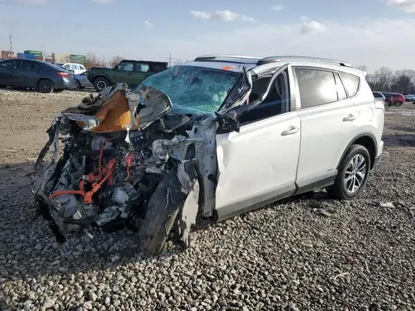 JTMRJREV3HD131778 2017 TOYOTA RAV 4 - Image 1