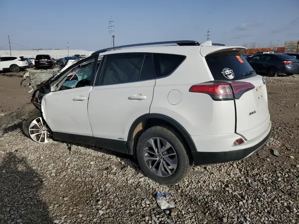 JTMRJREV3HD131778 2017 TOYOTA RAV 4 - Image 2
