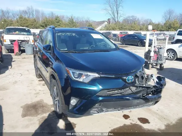 JTMRJREV3HD149746 2017 TOYOTA RAV 4 - Image 1