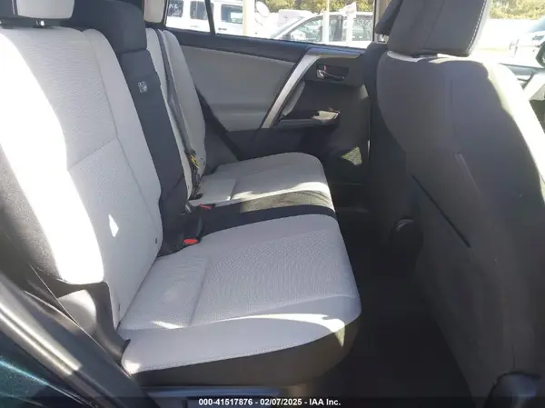 JTMRJREV3HD149746 2017 TOYOTA RAV 4 - Image 8