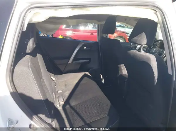 JTMRJREV3JD154130 2018 TOYOTA RAV 4 - Image 8