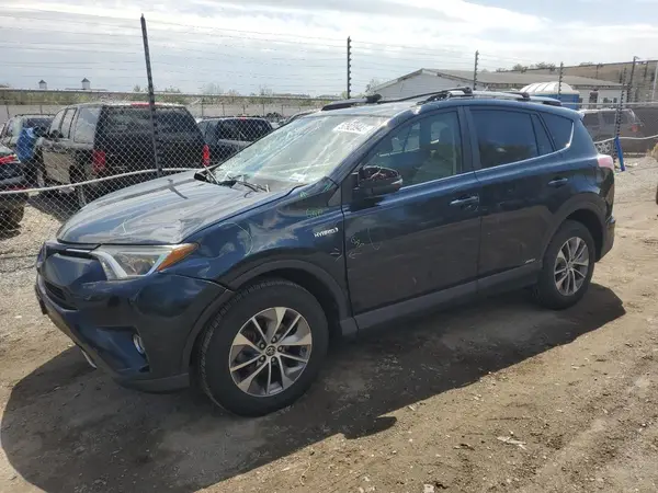 JTMRJREV4HD100328 2017 TOYOTA RAV 4 - Image 1