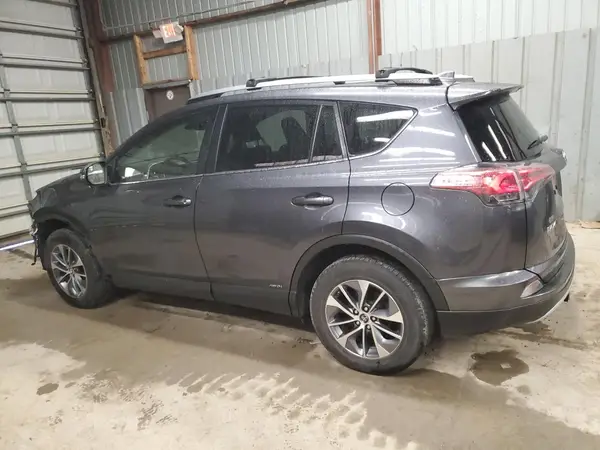 JTMRJREV4HD102001 2017 TOYOTA RAV 4 - Image 2