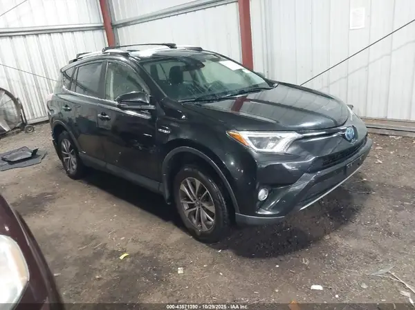 JTMRJREV4HD122507 2017 TOYOTA RAV 4 - Image 1
