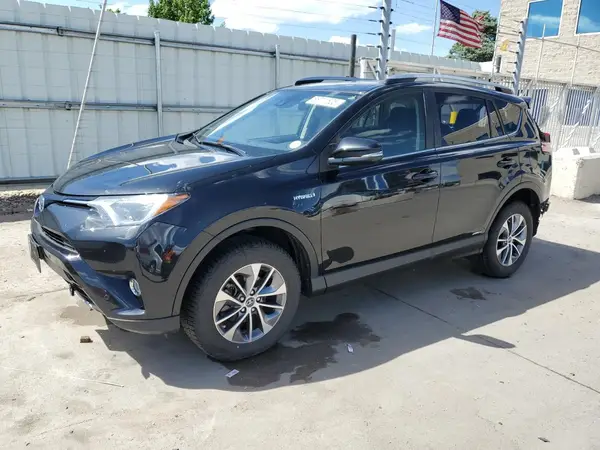 JTMRJREV4HD122572 2017 TOYOTA RAV 4 - Image 1