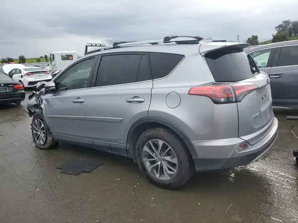 JTMRJREV4JD163662 2018 TOYOTA RAV 4 - Image 2