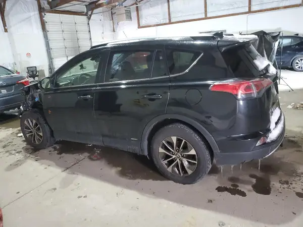 JTMRJREV4JD180977 2018 TOYOTA RAV 4 - Image 2