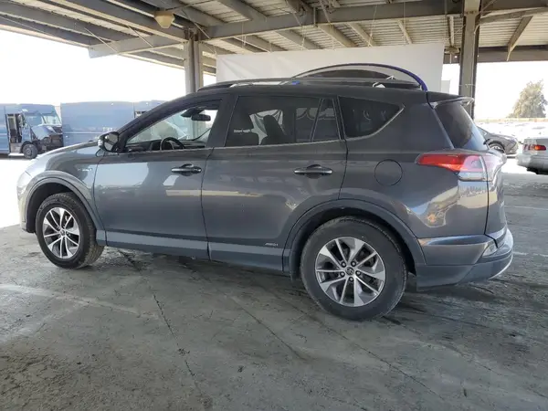 JTMRJREV4JD196774 2018 TOYOTA RAV 4 - Image 2