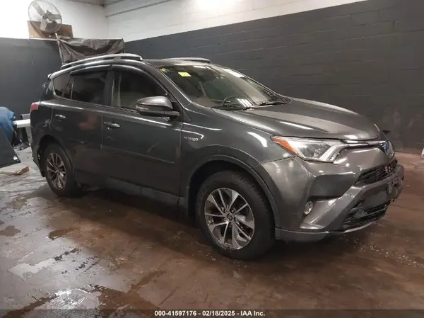 JTMRJREV4JD210561 2018 TOYOTA RAV 4 - Image 1