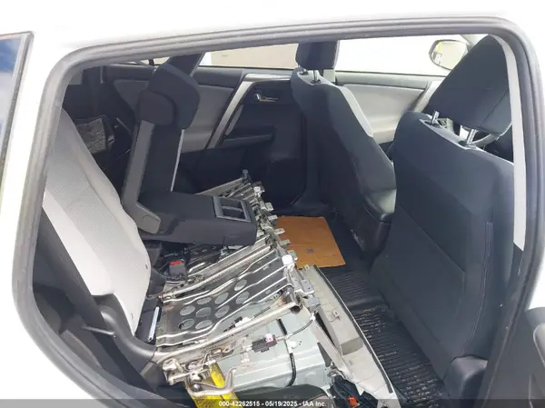 JTMRJREV4JD212388 2018 TOYOTA RAV 4 - Image 8