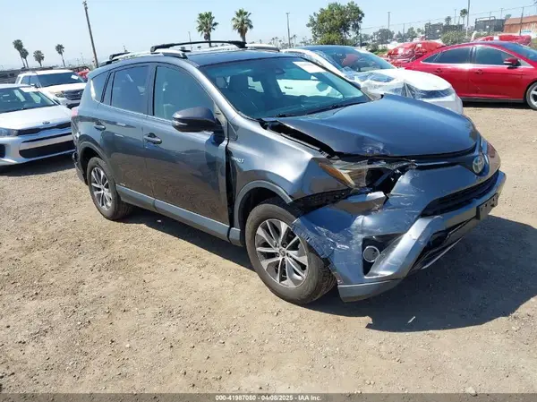 JTMRJREV4JD227473 2018 TOYOTA RAV 4 - Image 1